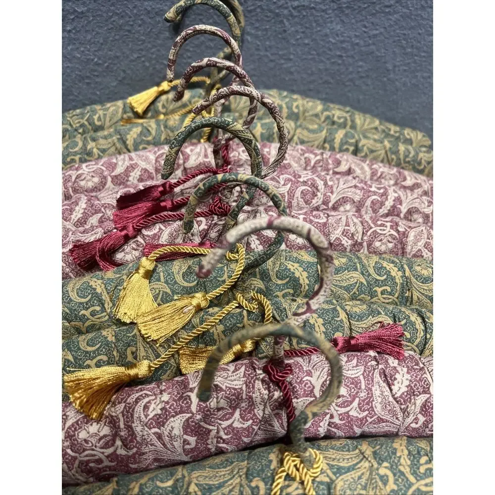 Vintage Hangers Pais With Tassels Frech Floral Design Padded Set of 9 Green/Red